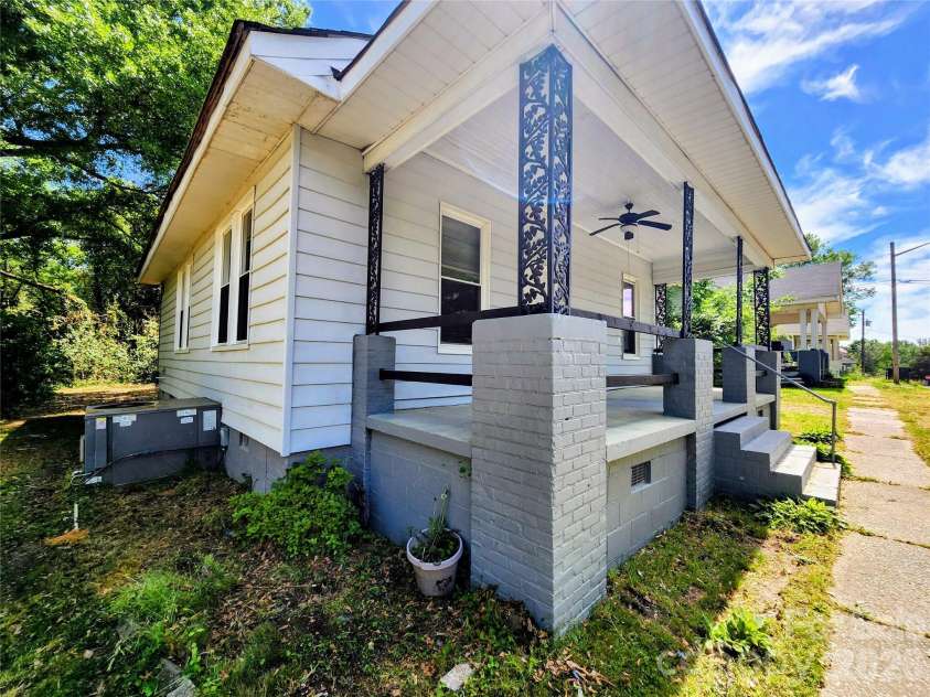 58 Reynolds Street, Rock Hill, SC 29730.  MLS# CAR4370171, YatesRealty ID 21145. 
