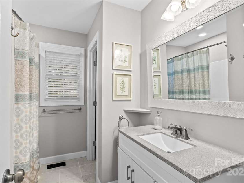 4159 Isle Of Pines Drive, Denver, NC 28037.  MLS# CAR4241494, YatesRealty ID 21146. 