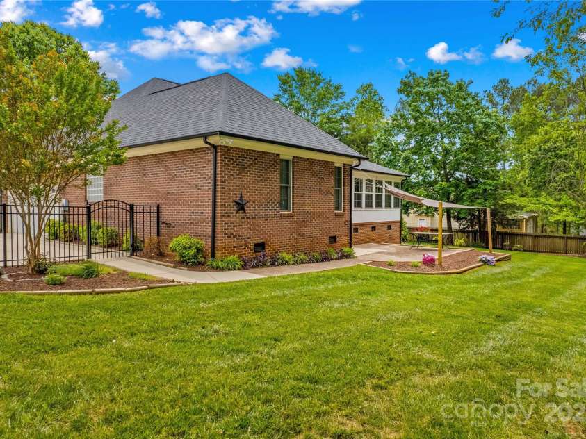 4159 Isle Of Pines Drive, Denver, NC 28037.  MLS# CAR4241494, YatesRealty ID 21146. 
