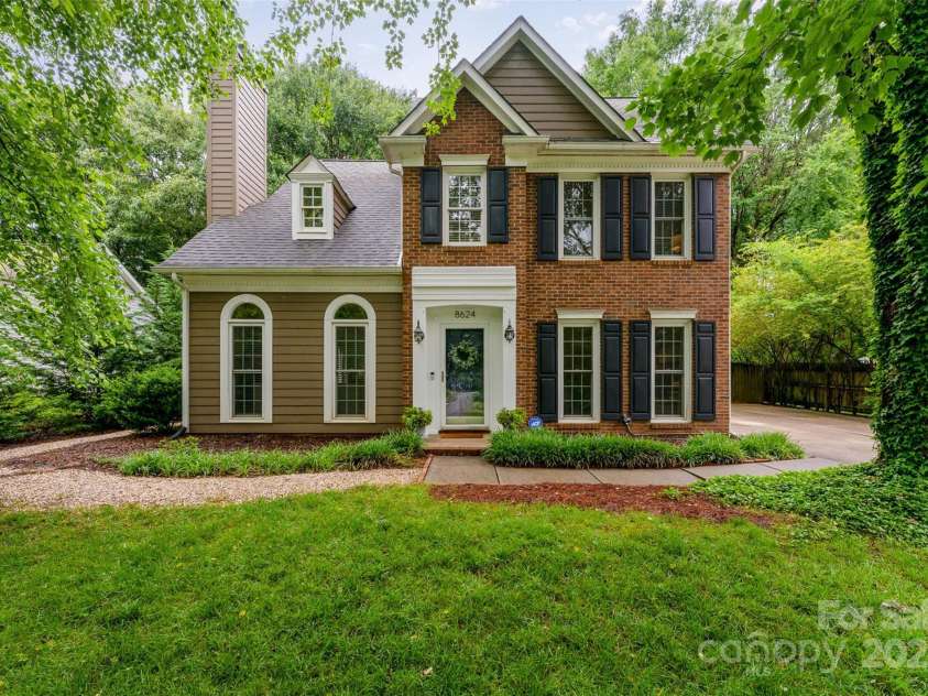 8624 Canter Post Drive, Charlotte, NC 28216.  MLS# CAR4265076, YatesRealty ID 21147. 
