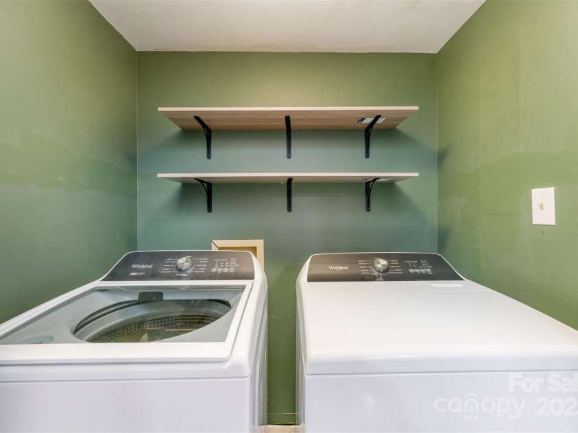 8624 Canter Post Drive, Charlotte, NC 28216.  MLS# CAR4265076, YatesRealty ID 21147. 