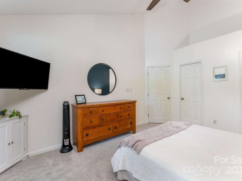 8624 Canter Post Drive, Charlotte, NC 28216.  MLS# CAR4265076, YatesRealty ID 21147. 