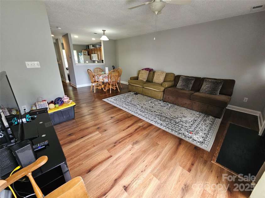 7562 Petrea Lane, Charlotte, NC 28227.  MLS# CAR4258521, YatesRealty ID 21148. 