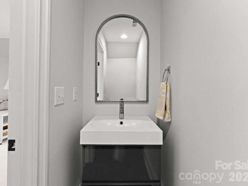 1843 Maryland Avenue, Charlotte, NC 28209.  MLS# CAR4363268, YatesRealty ID 21149. 3rd Level Half Bathroom