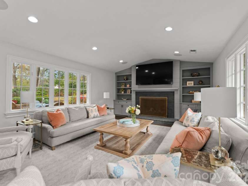 1843 Maryland Avenue, Charlotte, NC 28209.  MLS# CAR4363268, YatesRealty ID 21149. 