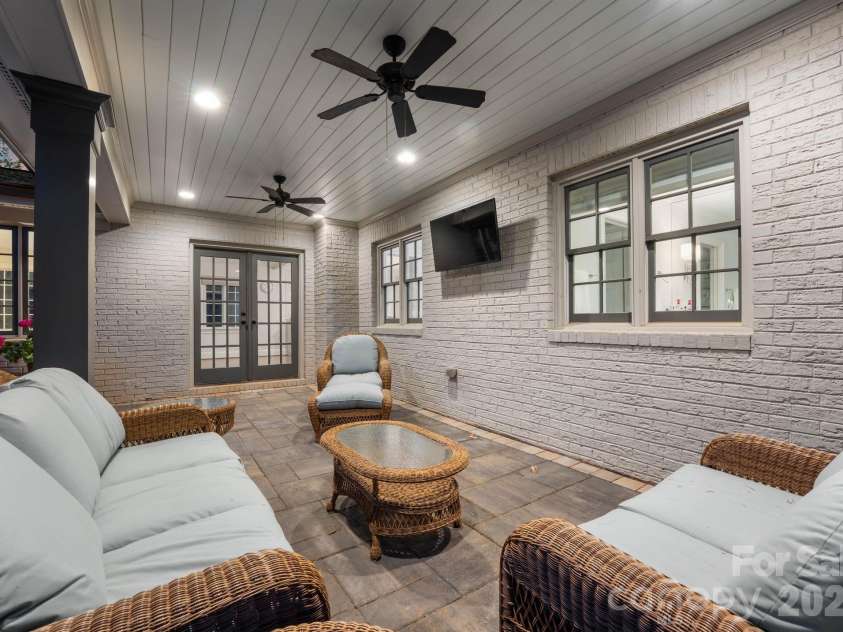 1843 Maryland Avenue, Charlotte, NC 28209.  MLS# CAR4363268, YatesRealty ID 21149. Covered Patio