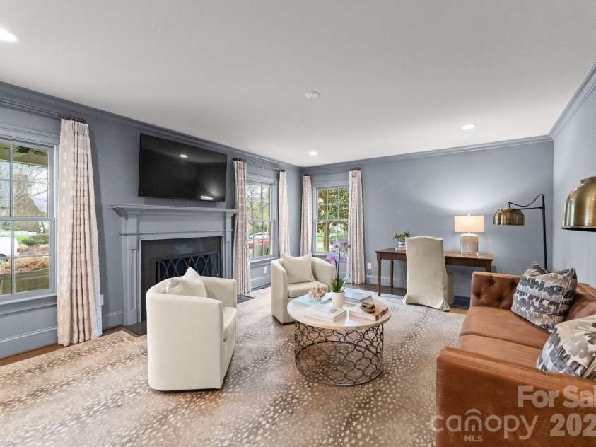 1843 Maryland Avenue, Charlotte, NC 28209.  MLS# CAR4363268, YatesRealty ID 21149. Formal Living Room