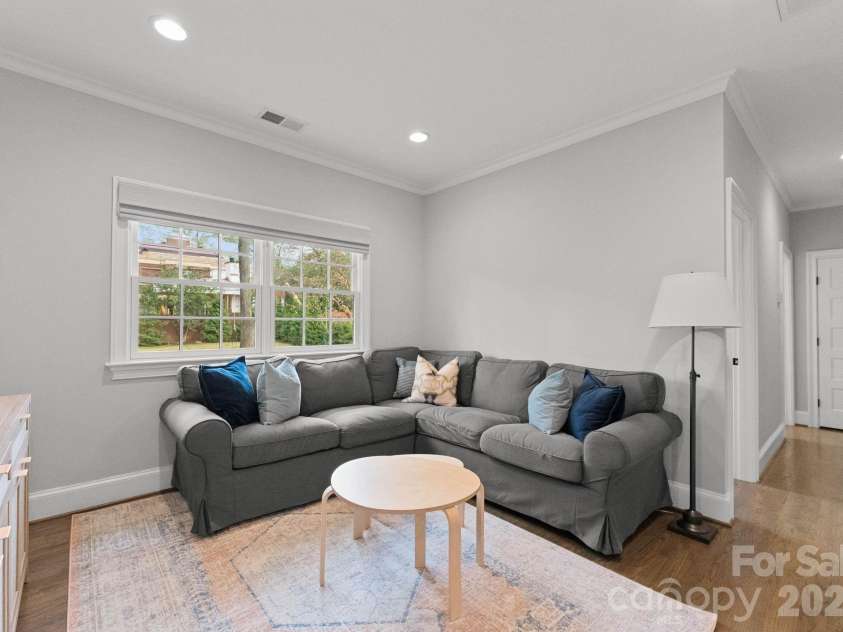 1843 Maryland Avenue, Charlotte, NC 28209.  MLS# CAR4363268, YatesRealty ID 21149. Loft Upper Level