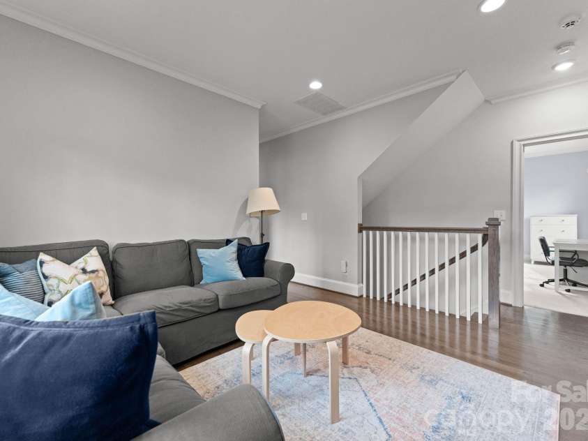 1843 Maryland Avenue, Charlotte, NC 28209.  MLS# CAR4363268, YatesRealty ID 21149. Loft Upper Level