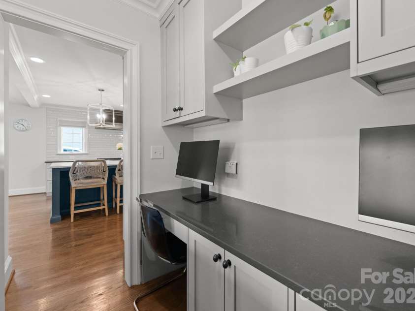 1843 Maryland Avenue, Charlotte, NC 28209.  MLS# CAR4363268, YatesRealty ID 21149. Office Nook