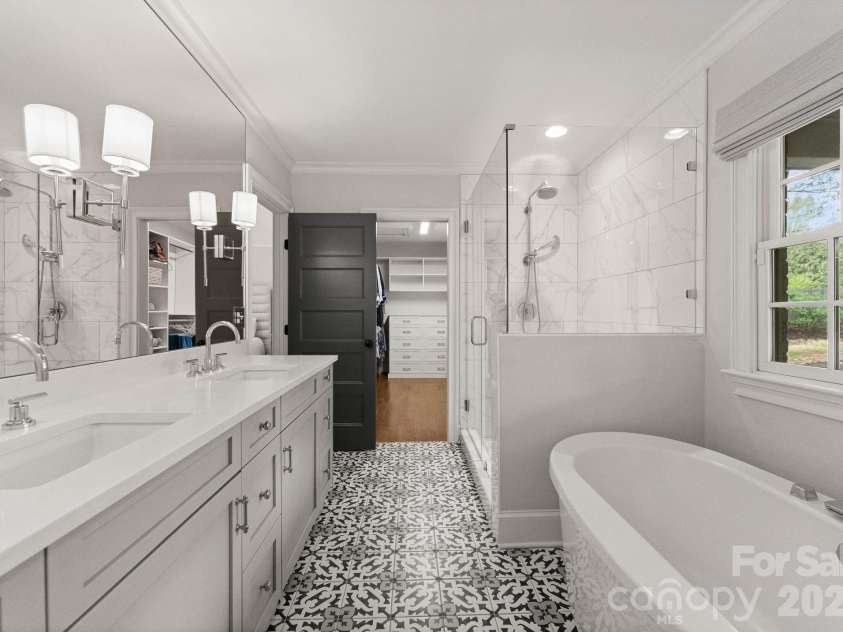 1843 Maryland Avenue, Charlotte, NC 28209.  MLS# CAR4363268, YatesRealty ID 21149. Primary Bathroom