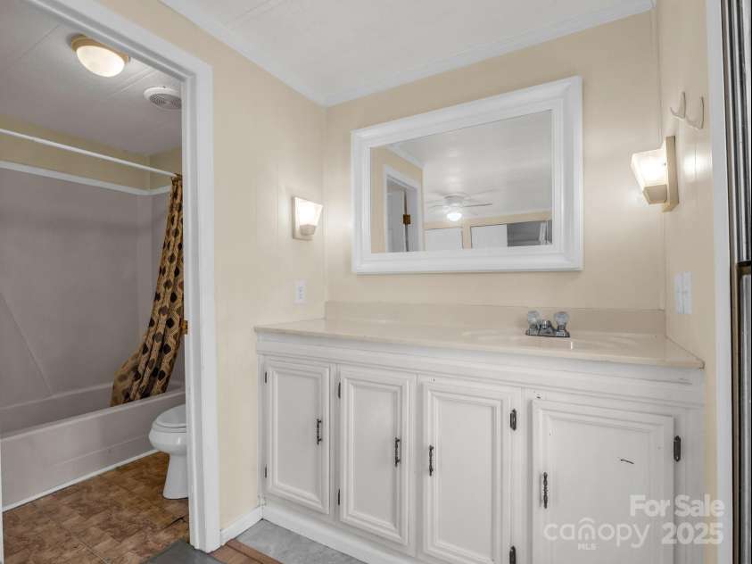 329 Squirrel Hollow Drive, Hendersonville, NC 28791.  MLS# CAR4227560, YatesRealty ID 21149. 