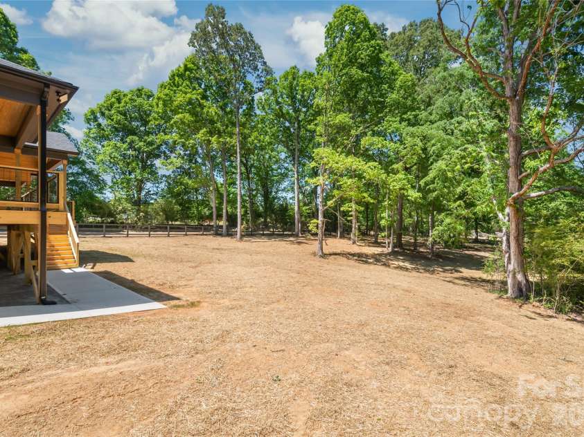 1220 Cuthbertson Road, Waxhaw, NC 28173.  MLS# CAR4373871, YatesRealty ID 21152. 