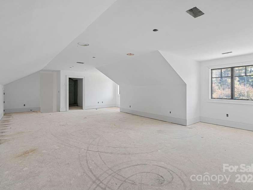5039 Eliza Long Wilkie Drive, Huntersville, NC 28078.  MLS# CAR4240694, YatesRealty ID 21152. Upper Bonus with Full Bath