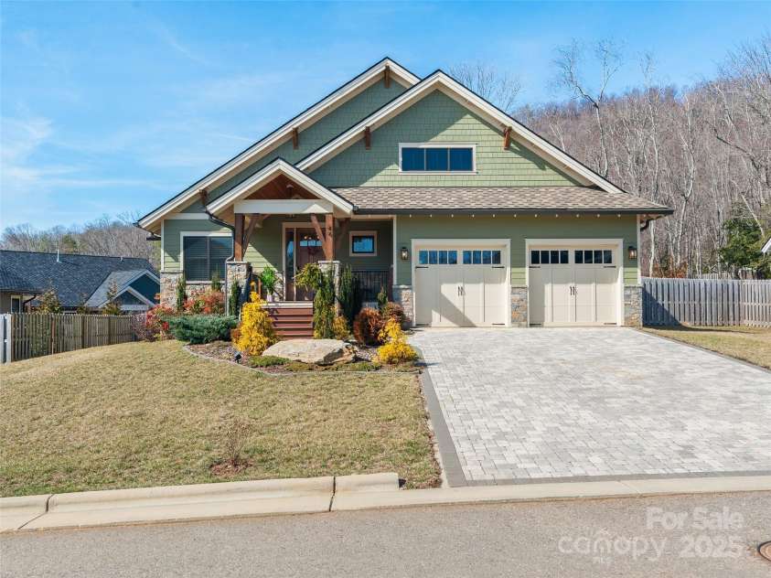 46 Starwood Valley Trail, Arden, NC 28704.  MLS# CAR4219498, YatesRealty ID 21155. 