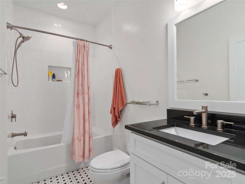 46 Starwood Valley Trail, Arden, NC 28704.  MLS# CAR4219498, YatesRealty ID 21155. 