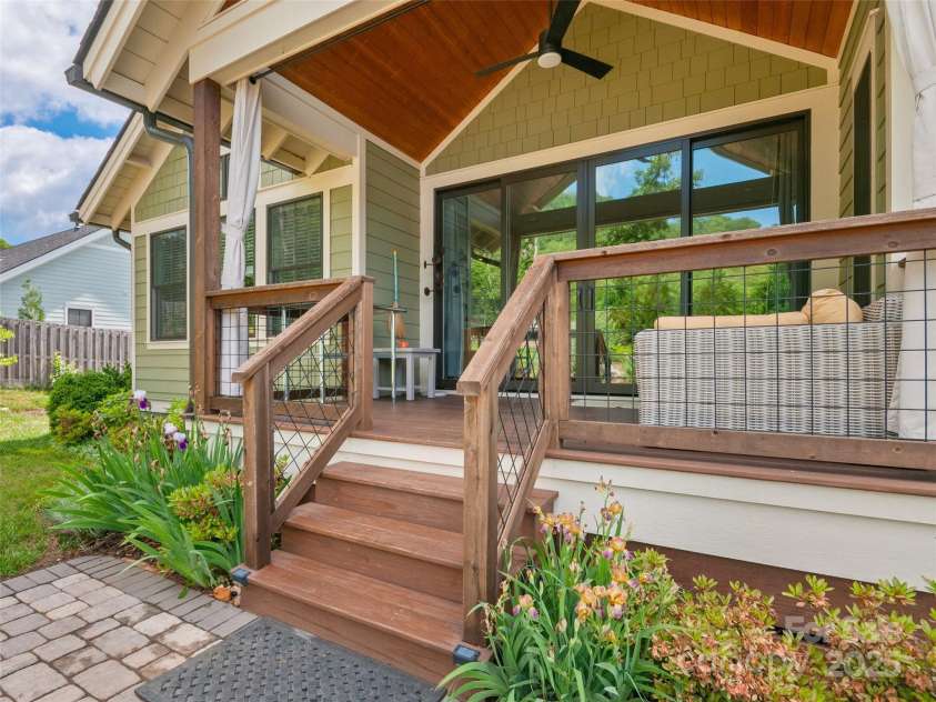 46 Starwood Valley Trail, Arden, NC 28704.  MLS# CAR4219498, YatesRealty ID 21155. 