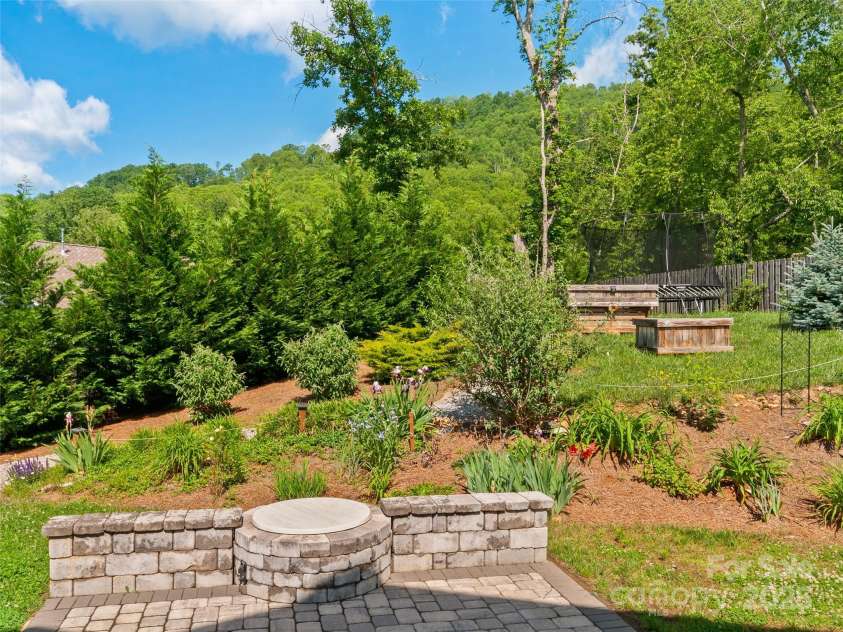 46 Starwood Valley Trail, Arden, NC 28704.  MLS# CAR4219498, YatesRealty ID 21155. 