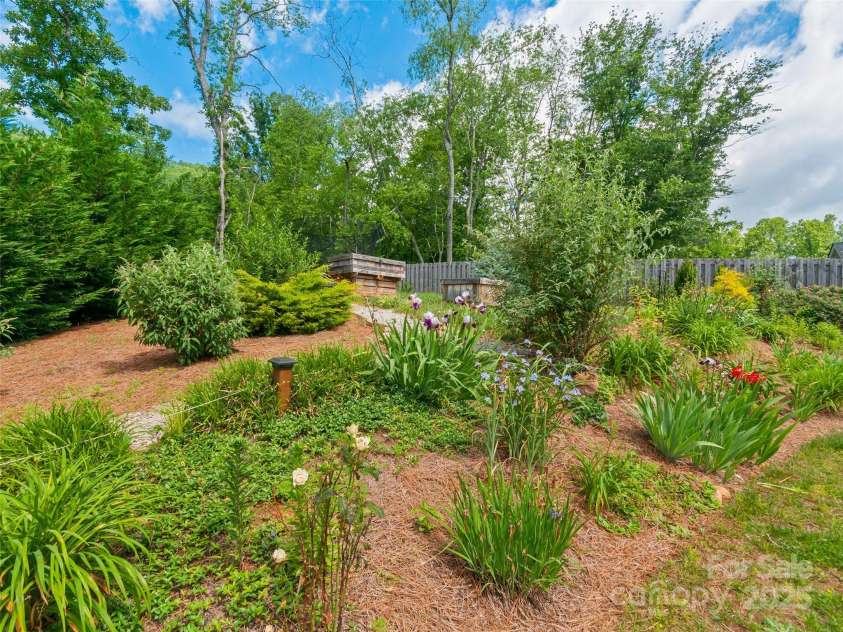 46 Starwood Valley Trail, Arden, NC 28704.  MLS# CAR4219498, YatesRealty ID 21155. 