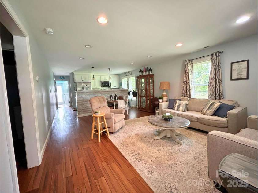 329 Highland Drive, Lincolnton, NC 28092.  MLS# CAR4260967, YatesRealty ID 21156. 