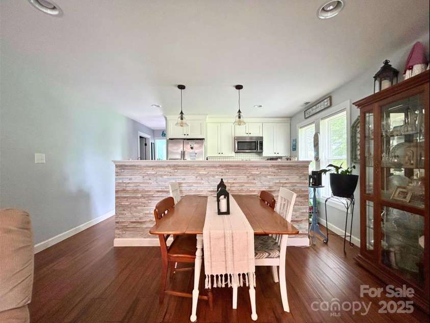 329 Highland Drive, Lincolnton, NC 28092.  MLS# CAR4260967, YatesRealty ID 21156. 