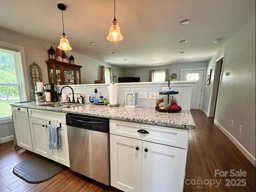 329 Highland Drive, Lincolnton, NC 28092.  MLS# CAR4260967, YatesRealty ID 21156. 