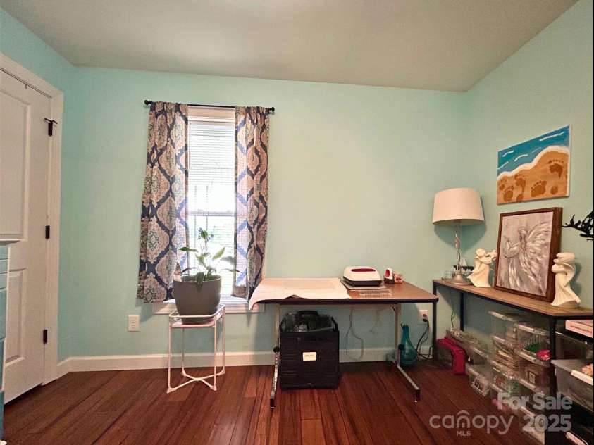 329 Highland Drive, Lincolnton, NC 28092.  MLS# CAR4260967, YatesRealty ID 21156. 