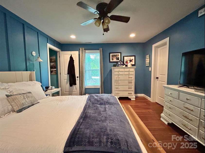 329 Highland Drive, Lincolnton, NC 28092.  MLS# CAR4260967, YatesRealty ID 21156. Primary Bedroom