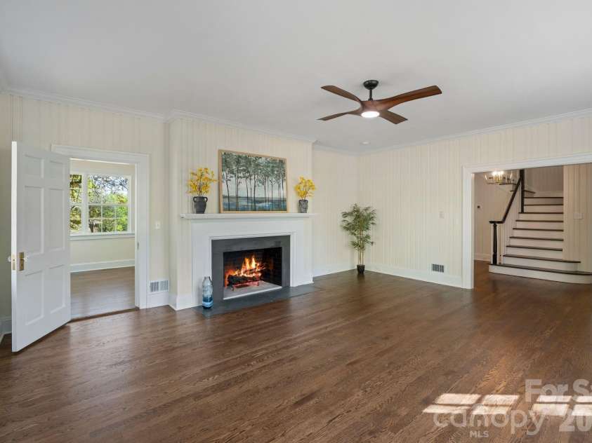 3114 Center Street, Hickory, NC 28601.  MLS# CAR4367609, YatesRealty ID 21157. 
