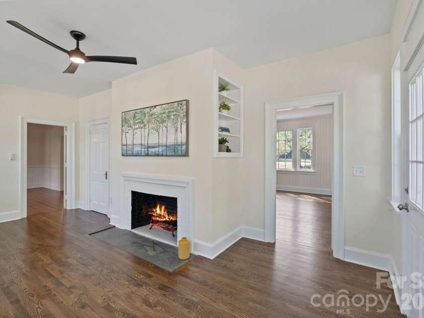 3114 Center Street, Hickory, NC 28601.  MLS# CAR4367609, YatesRealty ID 21157. 