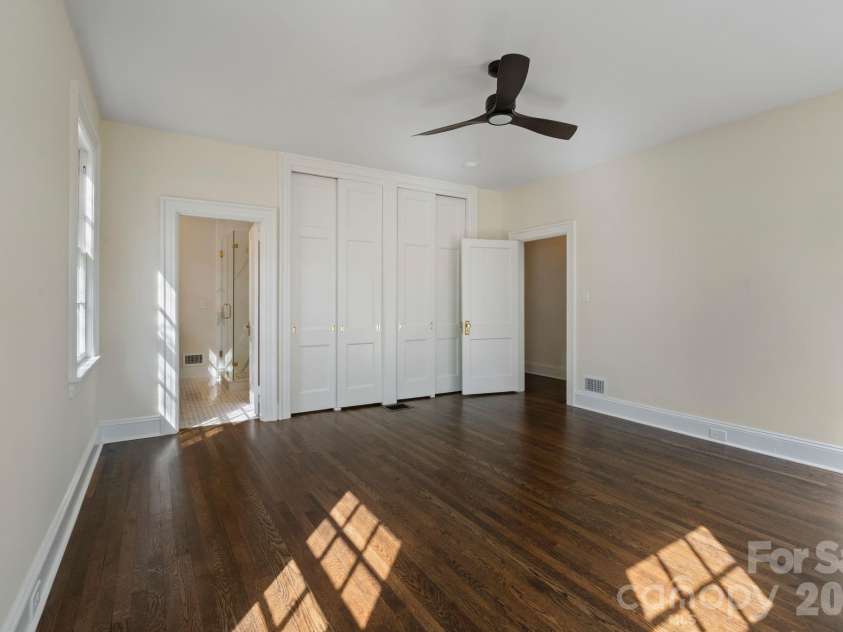 3114 Center Street, Hickory, NC 28601.  MLS# CAR4367609, YatesRealty ID 21157. 