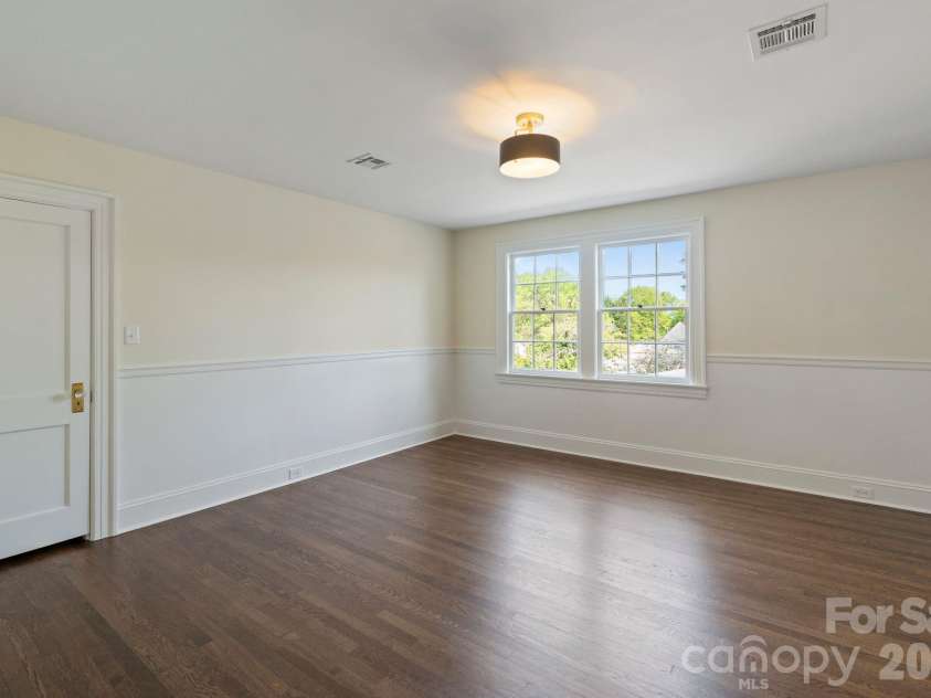 3114 Center Street, Hickory, NC 28601.  MLS# CAR4367609, YatesRealty ID 21157. 
