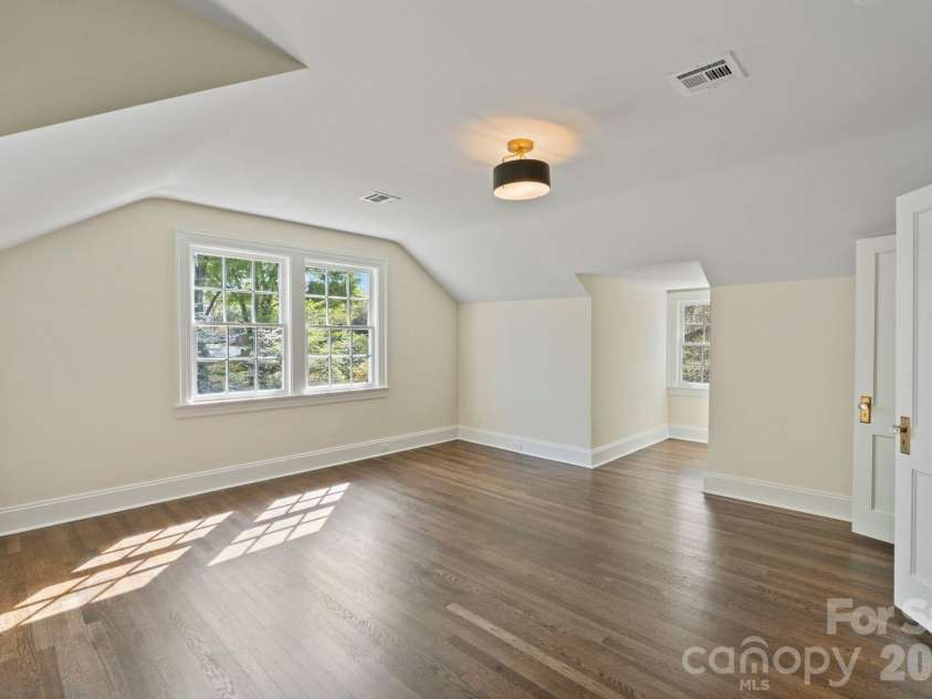 3114 Center Street, Hickory, NC 28601.  MLS# CAR4367609, YatesRealty ID 21157. 