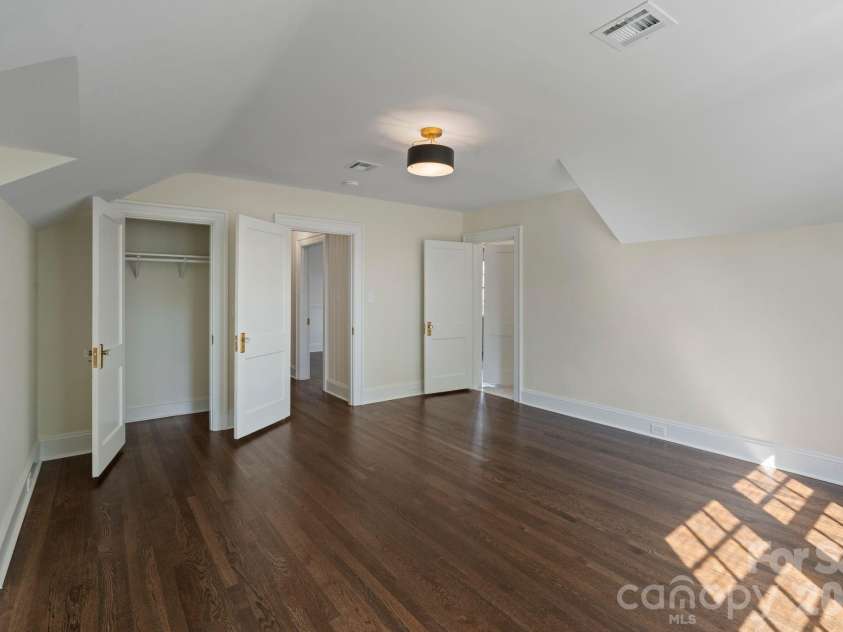 3114 Center Street, Hickory, NC 28601.  MLS# CAR4367609, YatesRealty ID 21157. 