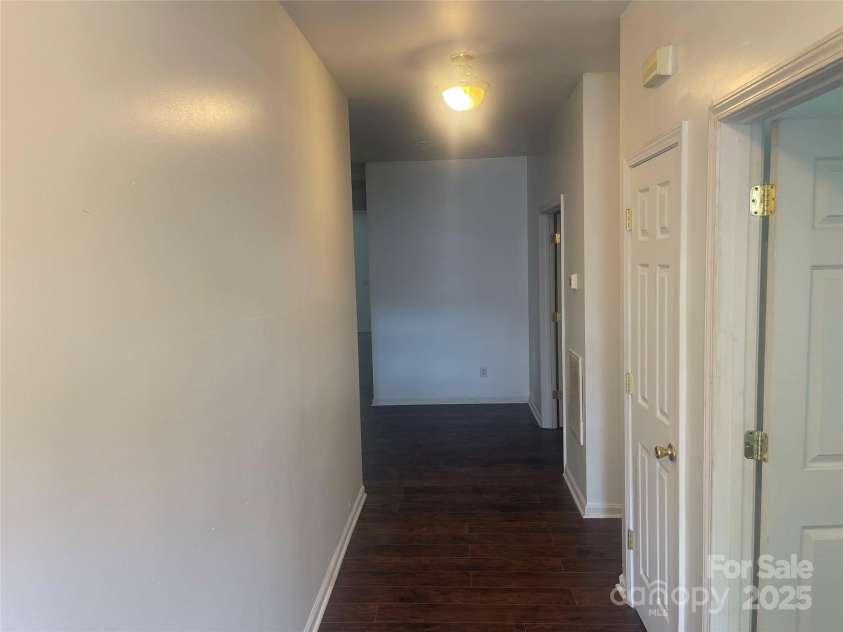 4454 Glenlea Commons Drive, Charlotte, NC 28216.  MLS# CAR4269952, YatesRealty ID 21158. 