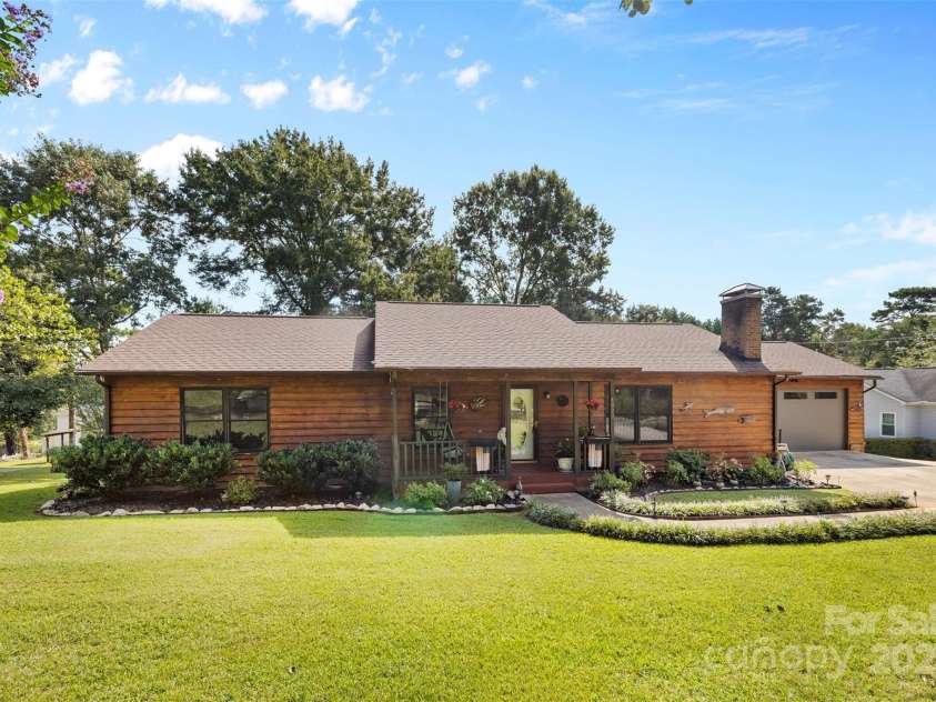 4920 Surfwood Drive, Sherrills Ford, NC 28673.  MLS# CAR4297659, YatesRealty ID 21158. 