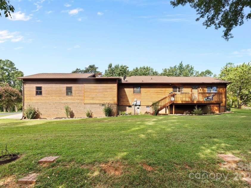 4920 Surfwood Drive, Sherrills Ford, NC 28673.  MLS# CAR4297659, YatesRealty ID 21158. 