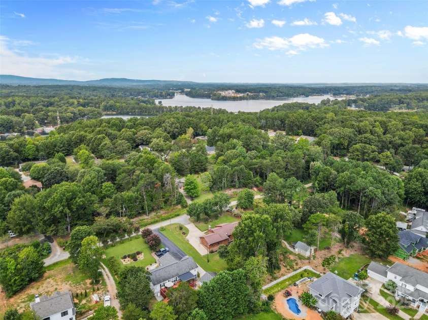 4920 Surfwood Drive, Sherrills Ford, NC 28673.  MLS# CAR4297659, YatesRealty ID 21158. 