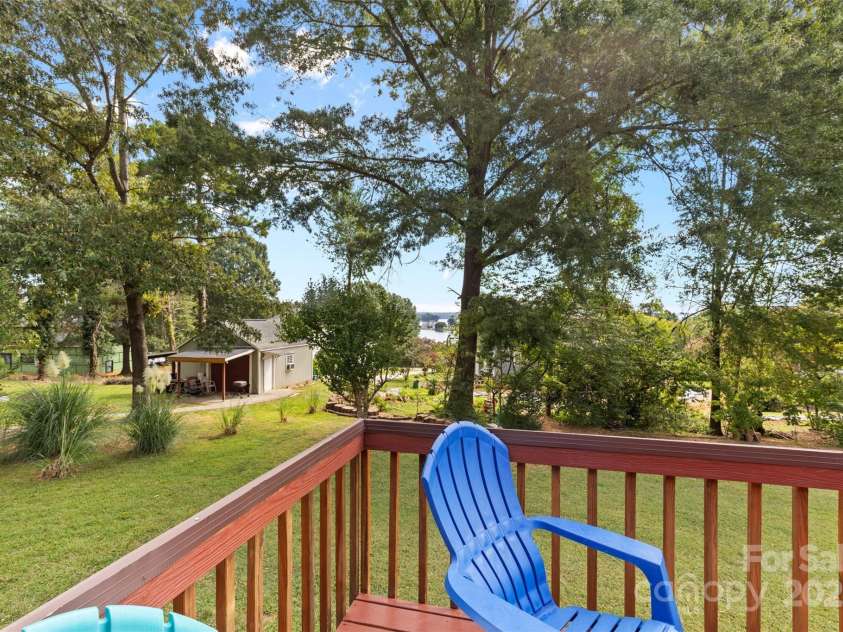 4920 Surfwood Drive, Sherrills Ford, NC 28673.  MLS# CAR4297659, YatesRealty ID 21158. Back Deck