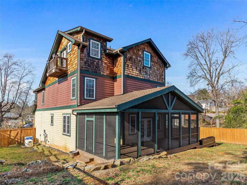 92 Middlemont Avenue, Asheville, NC 28806.  MLS# CAR4334470, YatesRealty ID 21159. Beautiful architecture and design