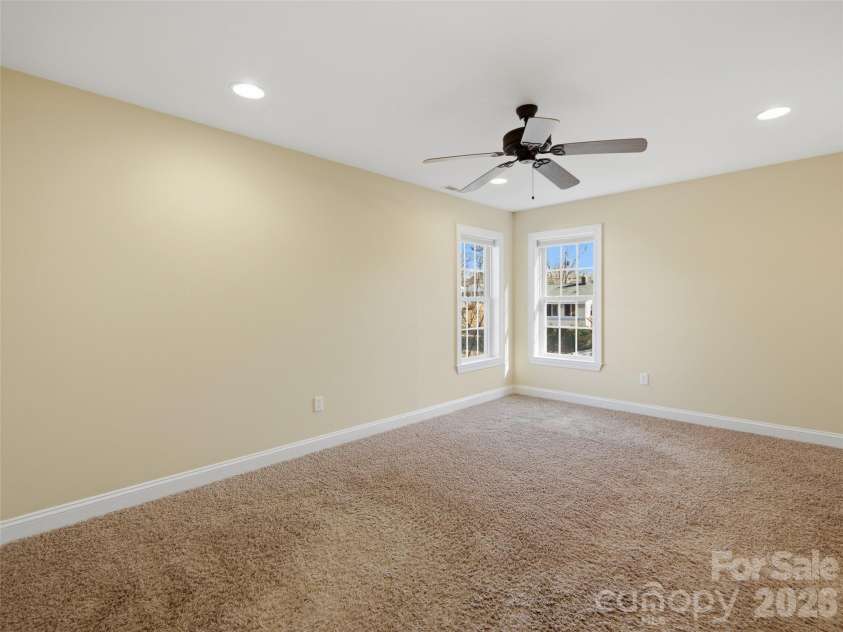 92 Middlemont Avenue, Asheville, NC 28806.  MLS# CAR4334470, YatesRealty ID 21159. Primary Suite