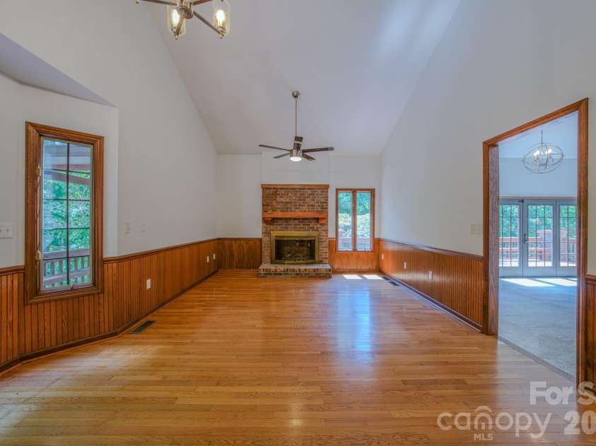 452 Cragmont Road, Black Mountain, NC 28711.  MLS# CAR4299091, YatesRealty ID 2116. 