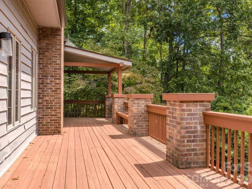 452 Cragmont Road, Black Mountain, NC 28711.  MLS# CAR4299091, YatesRealty ID 2116. 