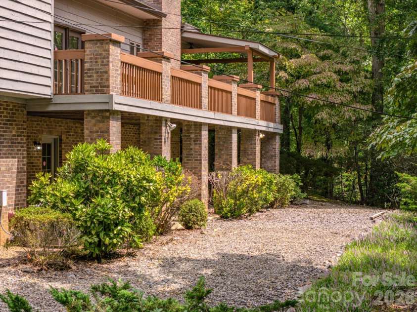 452 Cragmont Road, Black Mountain, NC 28711.  MLS# CAR4299091, YatesRealty ID 2116. 