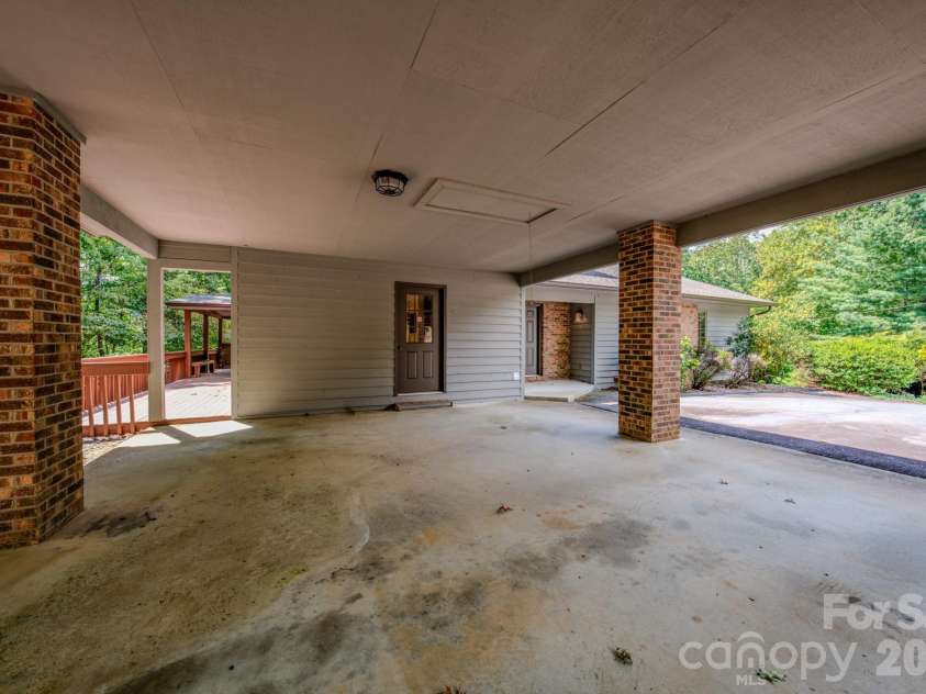 452 Cragmont Road, Black Mountain, NC 28711.  MLS# CAR4299091, YatesRealty ID 2116. 