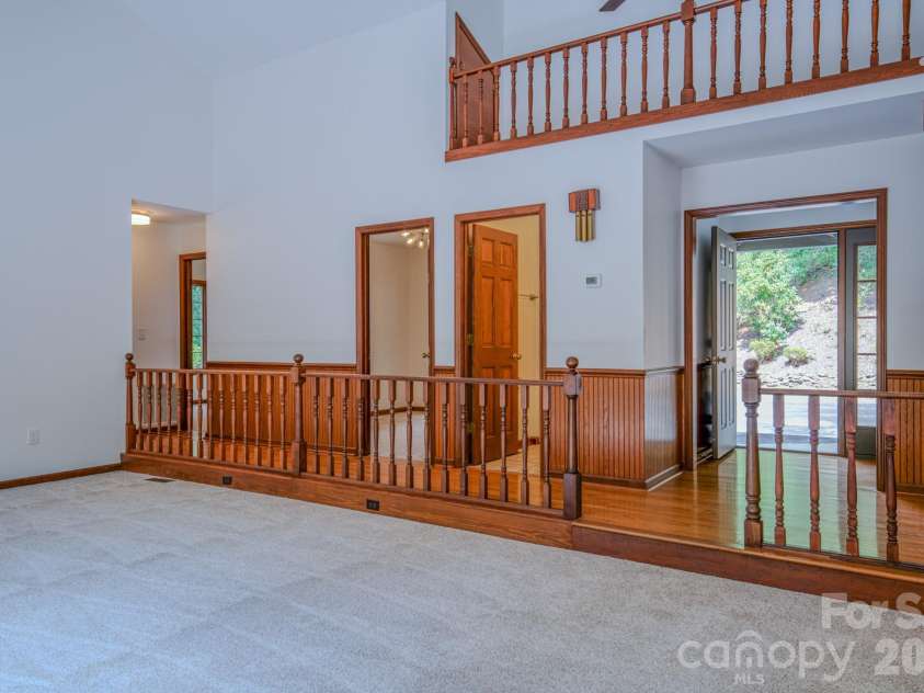 452 Cragmont Road, Black Mountain, NC 28711.  MLS# CAR4299091, YatesRealty ID 2116. 