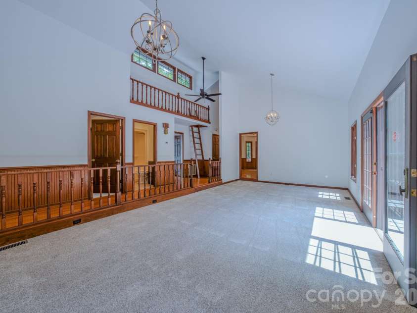 452 Cragmont Road, Black Mountain, NC 28711.  MLS# CAR4299091, YatesRealty ID 2116. 