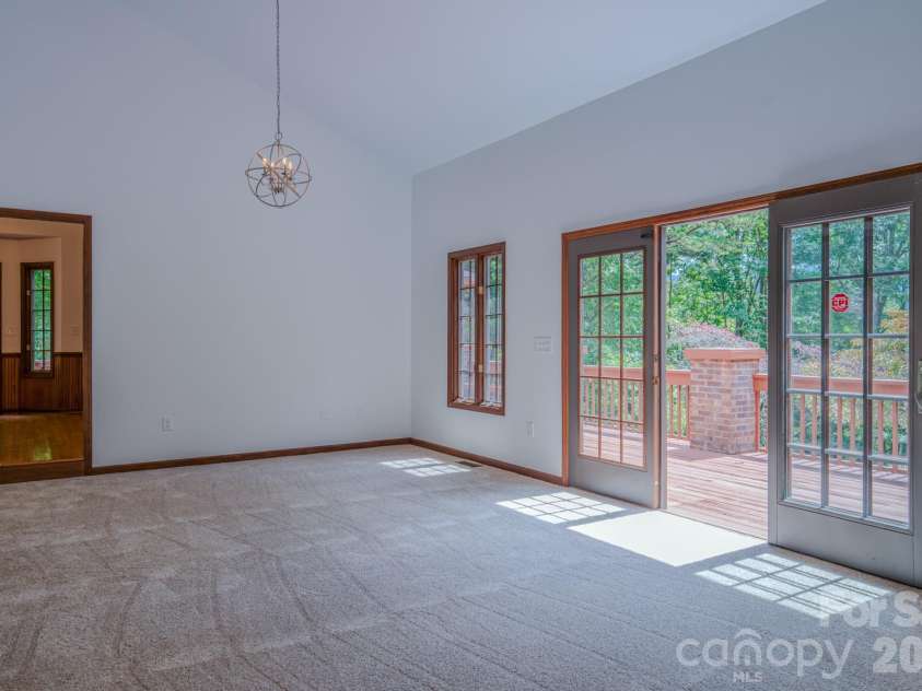 452 Cragmont Road, Black Mountain, NC 28711.  MLS# CAR4299091, YatesRealty ID 2116. 