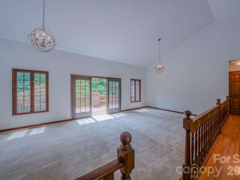 452 Cragmont Road, Black Mountain, NC 28711.  MLS# CAR4299091, YatesRealty ID 2116. 