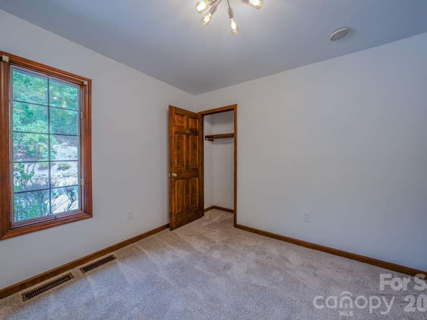 452 Cragmont Road, Black Mountain, NC 28711.  MLS# CAR4299091, YatesRealty ID 2116. 